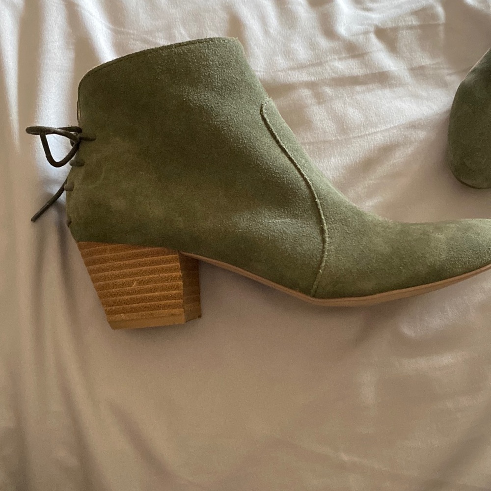 Tahiti booties